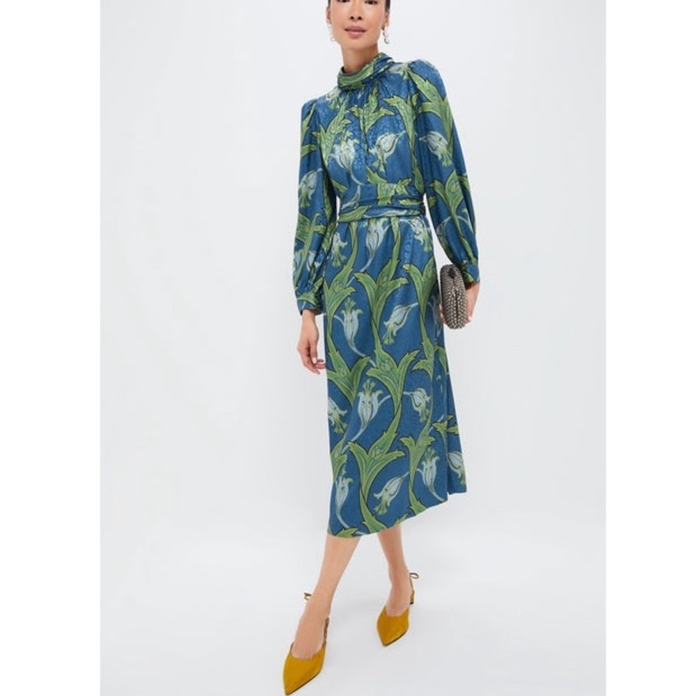 TUCKERNUCK
Deco Floral Satin Faven Dress - Picture 11 of 11